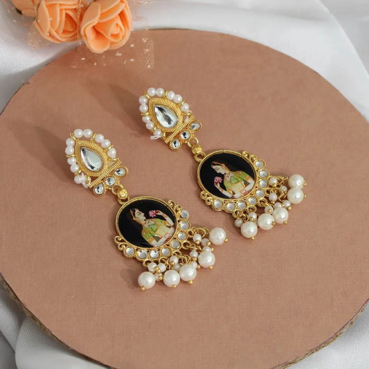 Pari Earrings